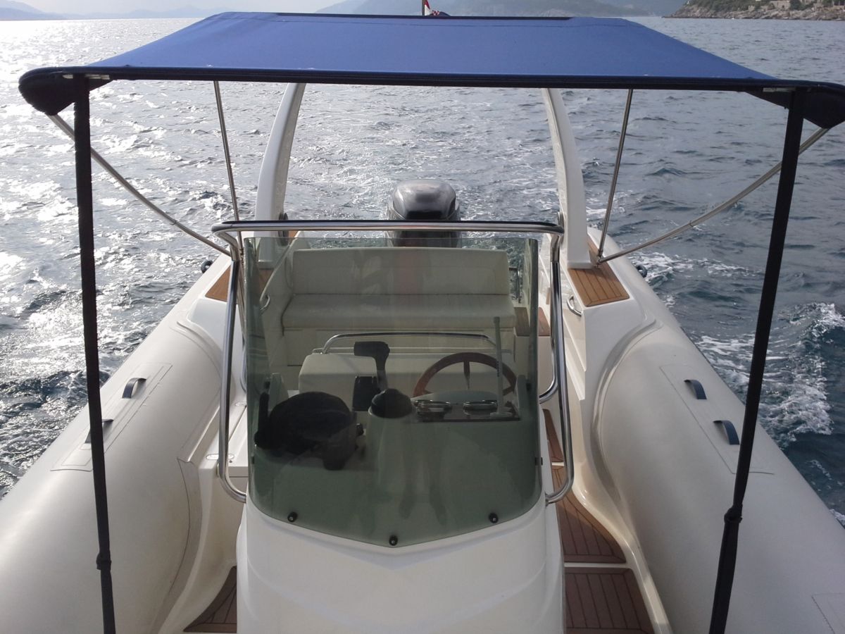 Capelli Tempest 770 rib boat comfortable seating for five